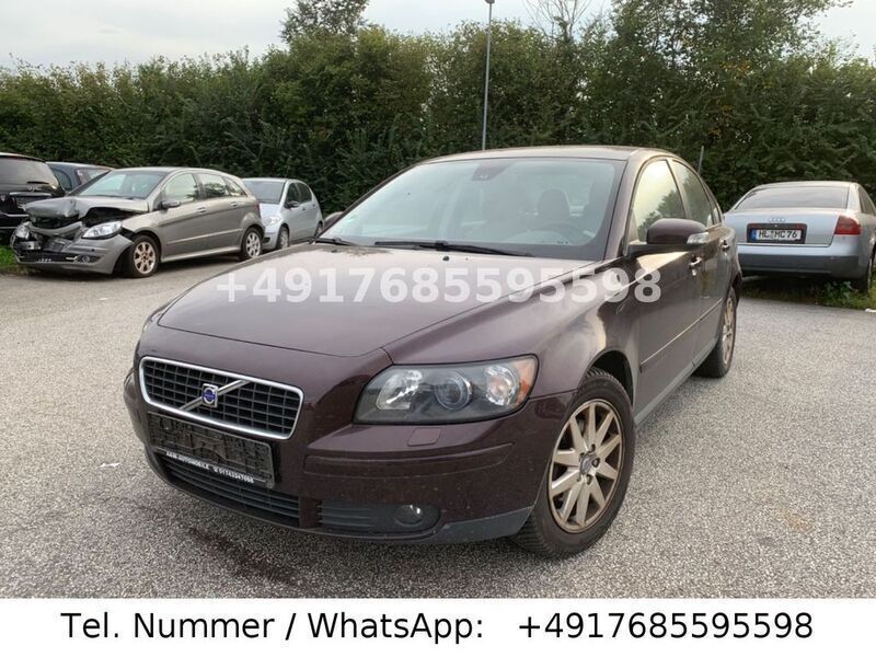 Schwarz Gebraucht 2006 Volvo S40 Momentum Limousine | 2.900 € - Bild 1/4