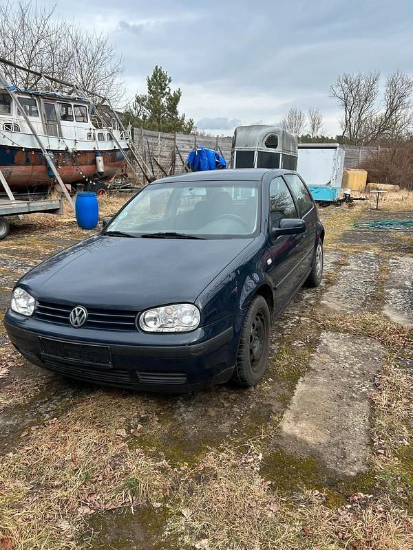 Gebraucht VW Golf IV 75 PS (55 kW) 2002 Blau Kleinwagen