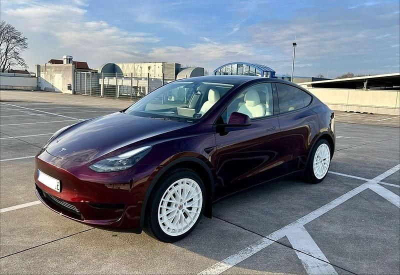 Gebraucht Tesla Model Y Standard Range 219 kW (299 PS) 2024 Rot SUV