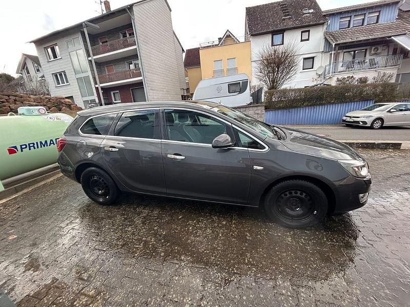 Gebraucht Opel Astra Sport 165 PS (121 kW) 2012 Grau Kombi