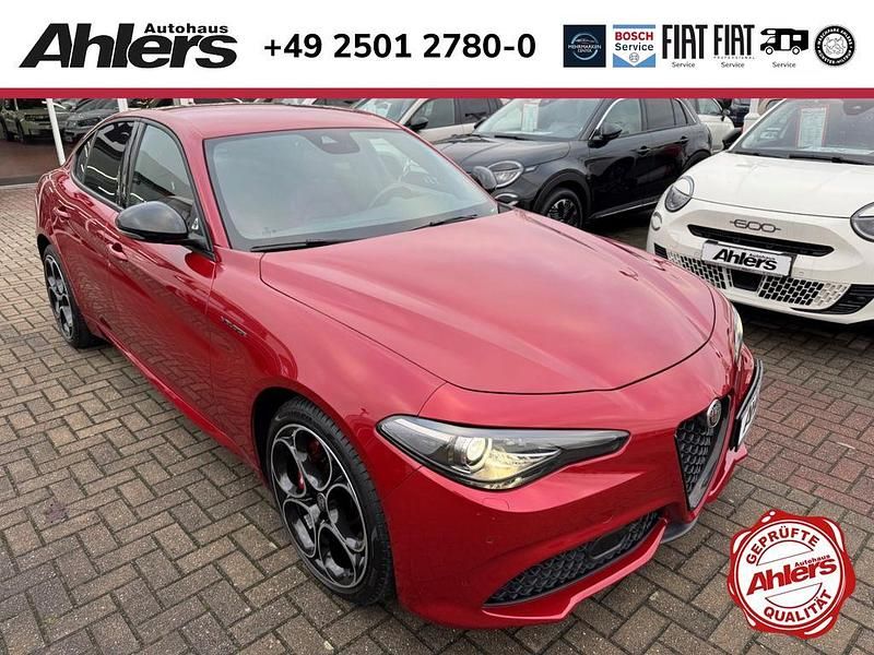 Rosso competizione metallic Gebraucht 2020 Alfa Romeo Giulia Veloce Limousine | 31.990 € (Etwas zu teuer) - Bild 1/4
