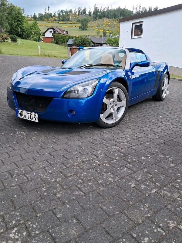 Blau Gebraucht 2002 Opel Speedster Cabrio | 19.999 € - Bild 1/4