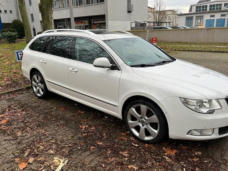 Gebraucht Skoda Octavia 170 PS (125 kW) 2010 Weiß Kombi