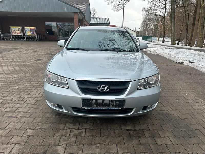 Gebraucht Hyundai Sonata 162 PS (119 kW) 2006 Grau Limousine