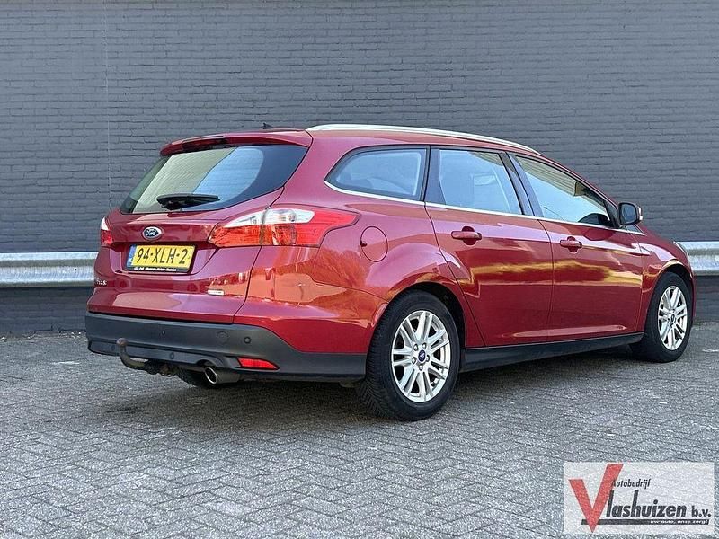Second-hand Ford Focus Titanium 150 CP (110 kW) 2012 Roșu Break
