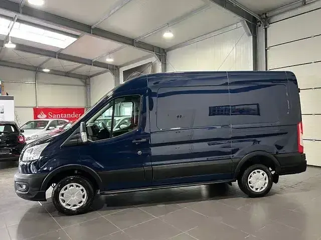 Używany Ford Transit 105 KM (77 kW) 2022 Niebieski Minivan