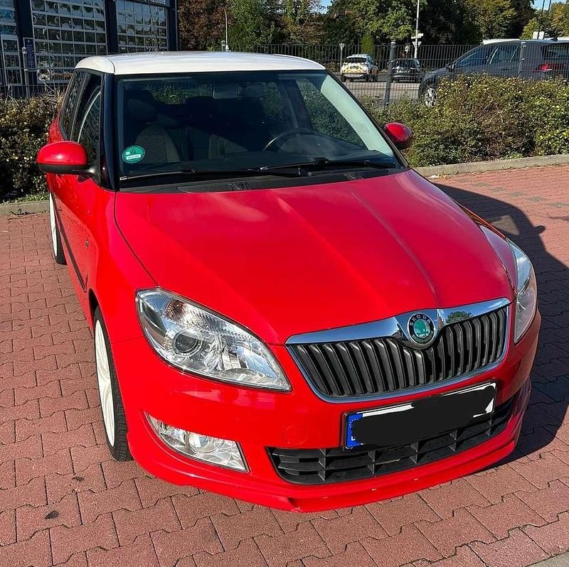 Rot Gebraucht 2011 Skoda Fabia Ambiente Kleinwagen | 4.500 € (Fairer Preis) - Bild 1/4