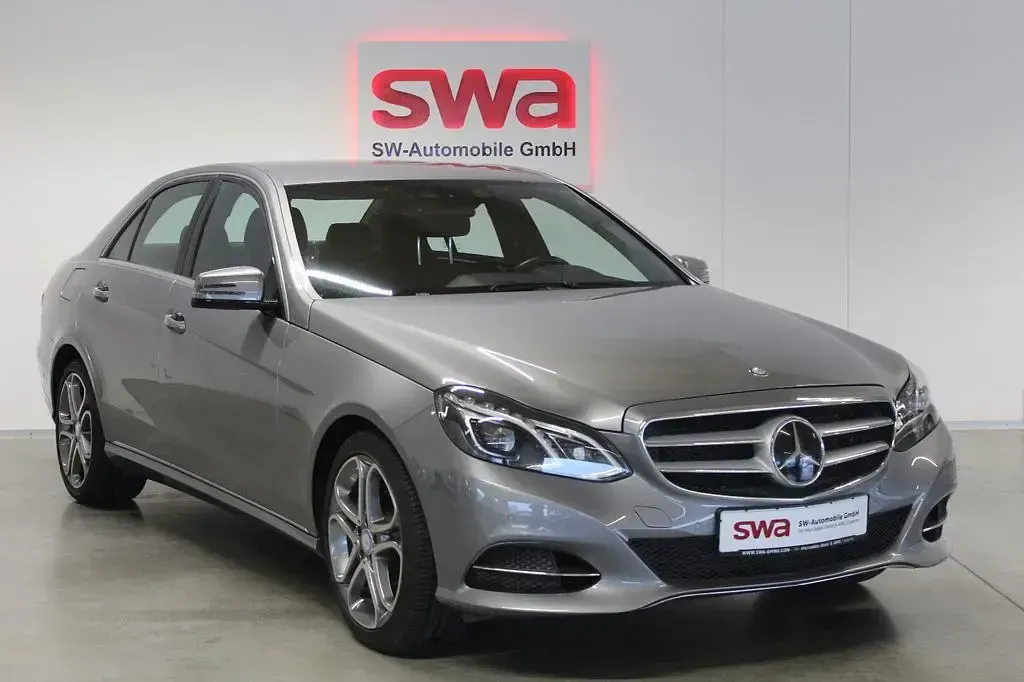 Gebraucht Mercedes E400 333 PS (244 kW) 2013 Schwarz Limousine