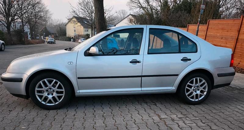 Silber Gebraucht 2001 VW Bora Limousine | 1.700 € (Fairer Preis) - Bild 1/4