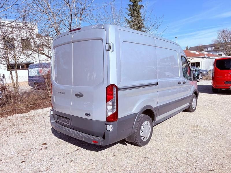 Gebraucht Ford Transit Trend 105 PS (77 kW) 2019 Silber Van / Kleinbus