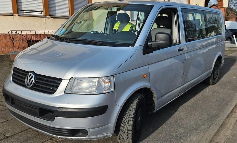 Gebraucht VW Shuttle 131 PS (96 kW) 2025 Silber Van / Kleinbus