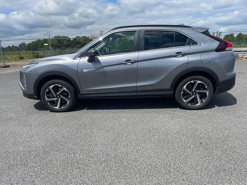 Gebraucht Mitsubishi Eclipse Cross Basis 188 PS (138 kW) 2022 Grau SUV