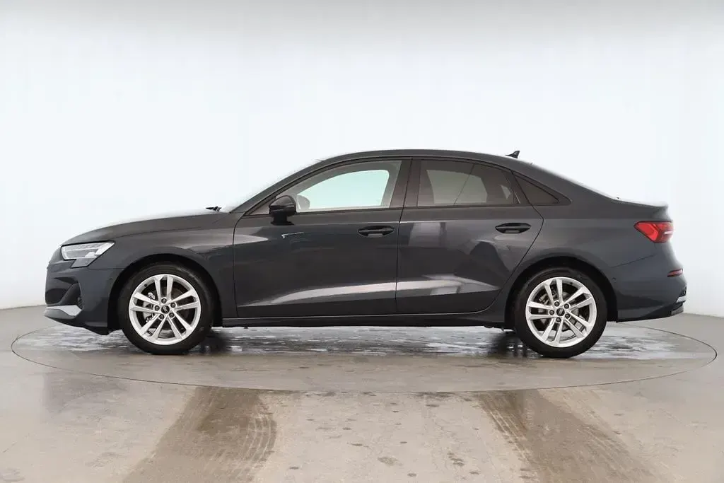 Second-hand Audi A3 Advanced 116 CP (85 kW) 2024 Gri Berlinǎ