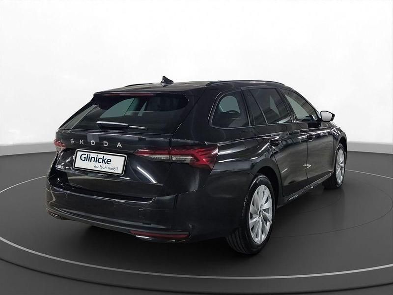 Second-hand Skoda Octavia 116 CP (85 kW) 2026 Negru Break