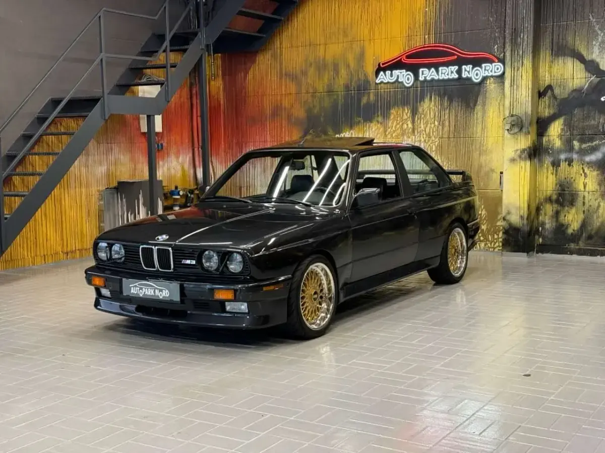 Gebraucht BMW M3 194 PS (142 kW) 1989 Diamant schwarz Coupé