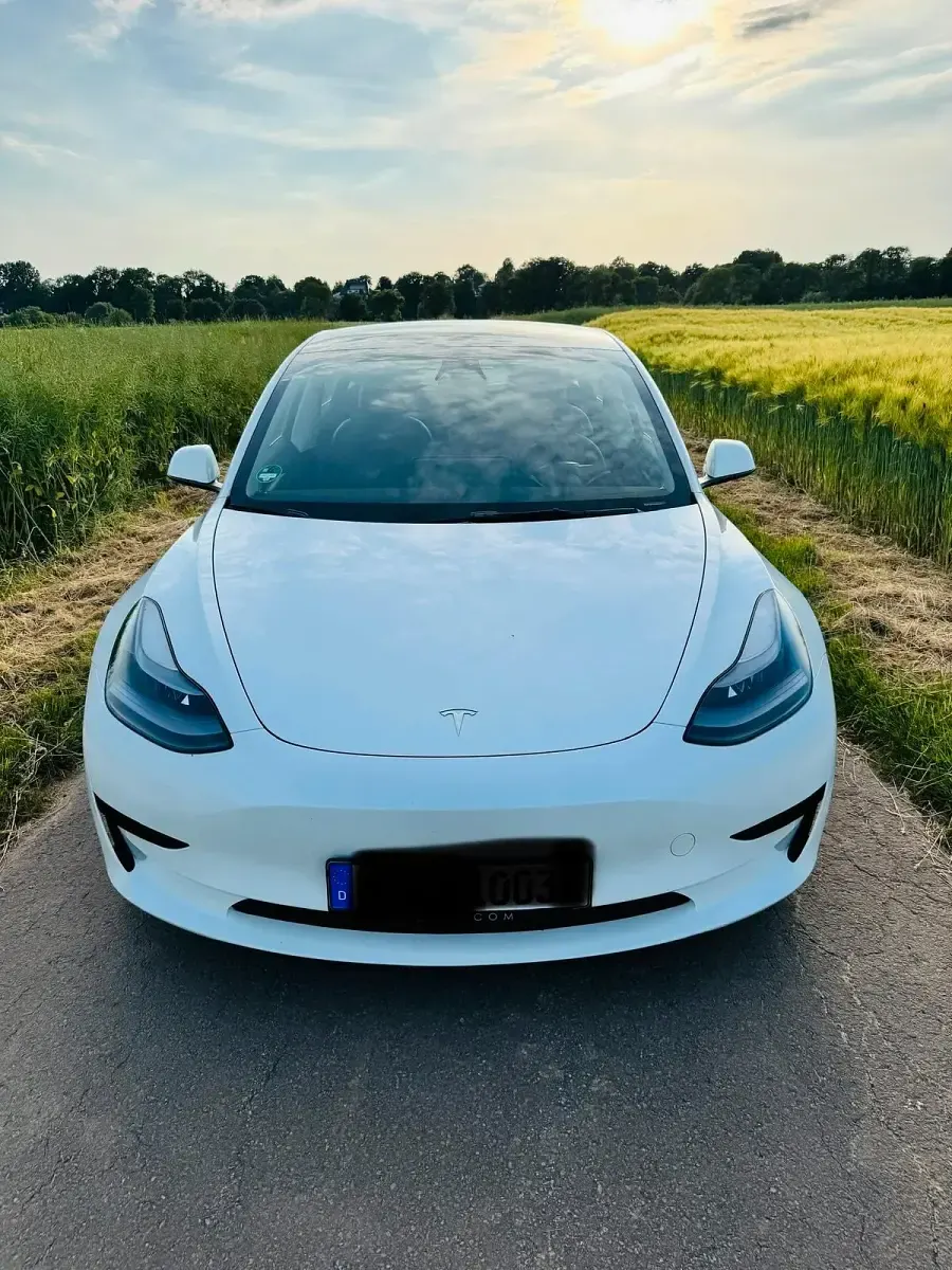 Gebraucht Tesla Model 3 Standard Range 208 kW (283 PS) 2023 Weiß Limousine