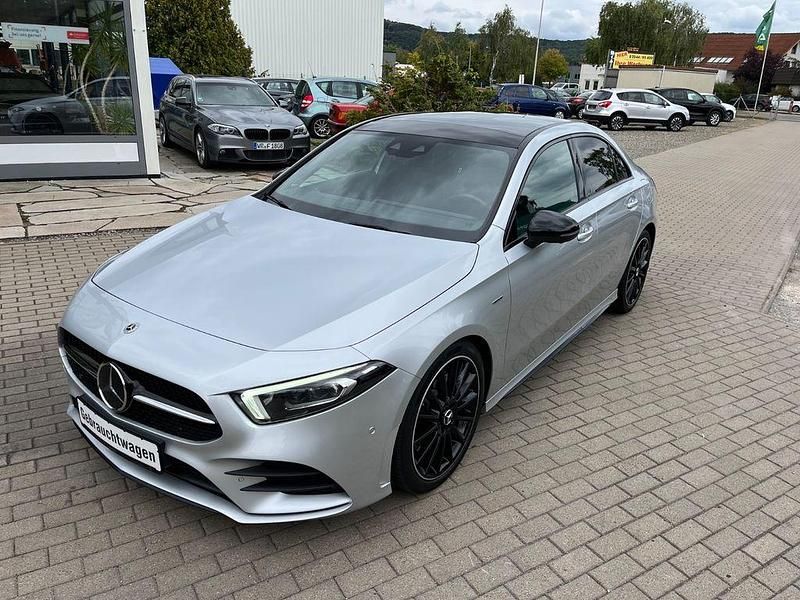 Iridiumsilber metalliclack (metallic) Gebraucht 2021 Mercedes A220 AMG Limousine | 25.999 € (Etwas zu teuer) - Bild 1/4