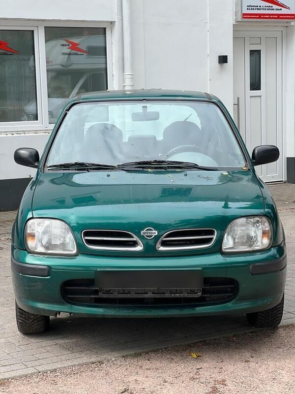 Blau Gebraucht 2000 Nissan Micra Kleinwagen | 1.700 € - Bild 1/4