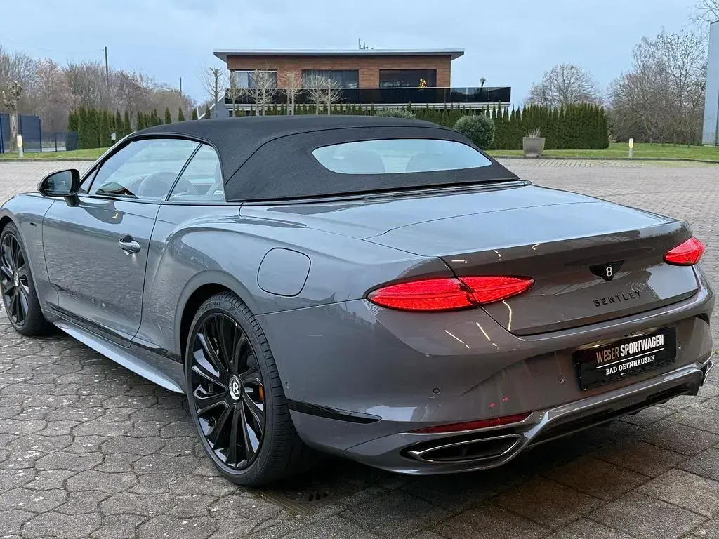 Neu Bentley Continental Mulliner 782 PS (575 kW) 2026 Gravity grey Cabrio