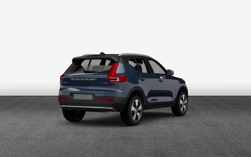 Neu Volvo XC40 Plus 163 PS (119 kW) 2026 Blau SUV