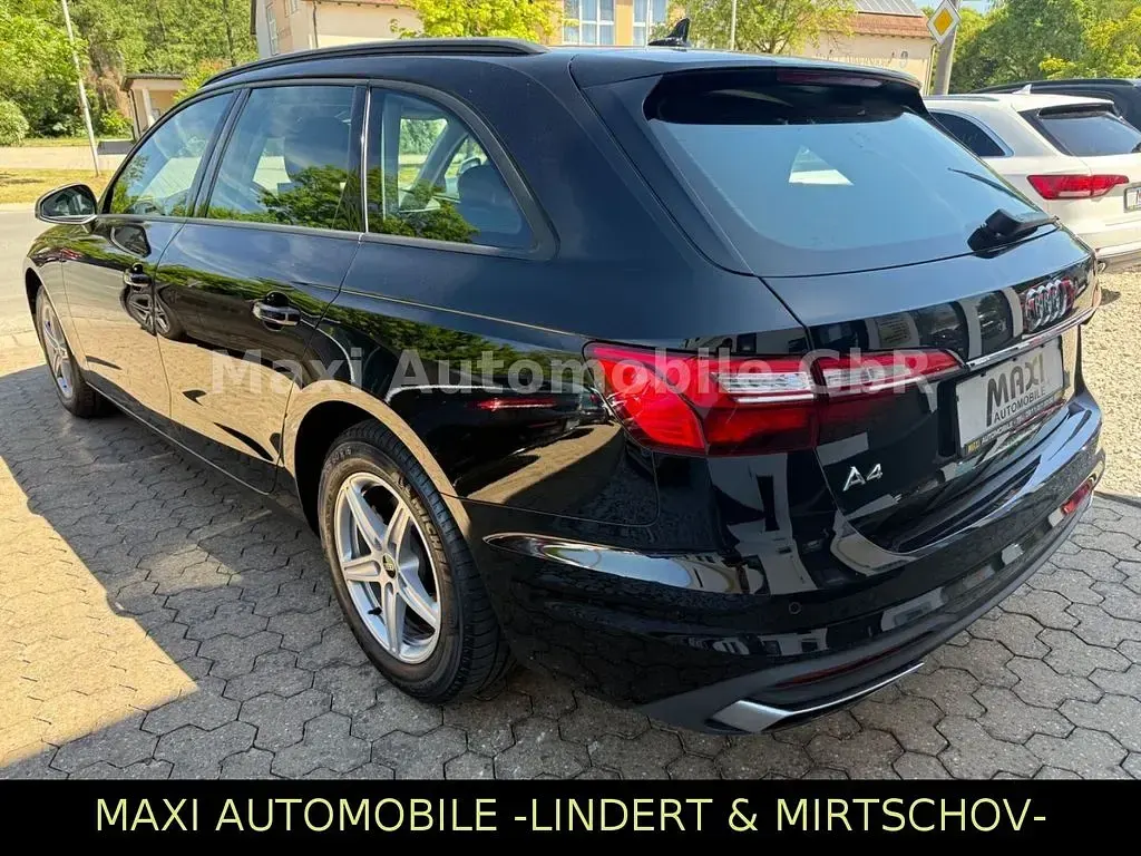 Gebraucht Audi A4 Ambiente 163 PS (119 kW) 2023 Schwarz Kombi
