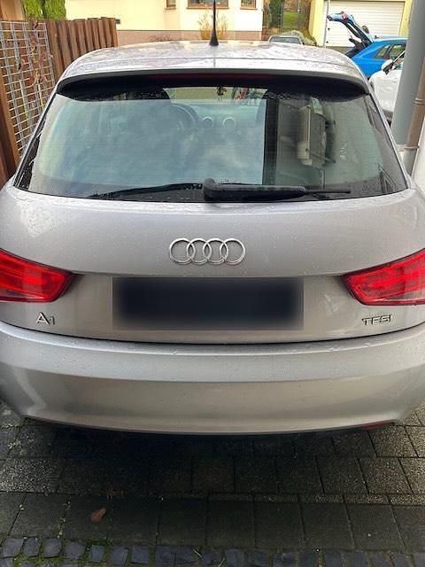 Gebraucht Audi A1 90 PS (66 kW) 2015 Silber Kleinwagen