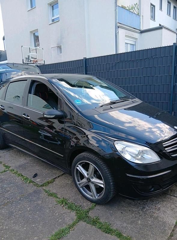 Gebraucht Mercedes B180 109 PS (80 kW) 2008 Schwarz Van / Kleinbus