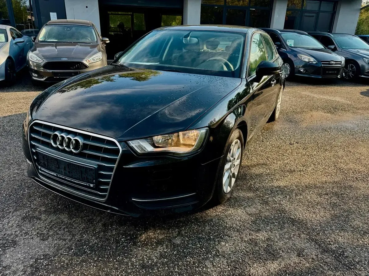 Gebraucht Audi A3 Sportback 110 PS (80 kW) 2015 Schwarz Kleinwagen