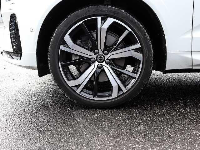 Gebraucht Volvo XC60 Ultimate 250 PS (183 kW) 2023 Crystal white (metallic) SUV