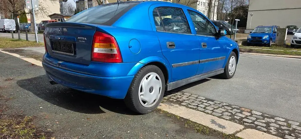 Gebraucht Opel Astra Comfort 101 PS (74 kW) 1998 Blau Limousine