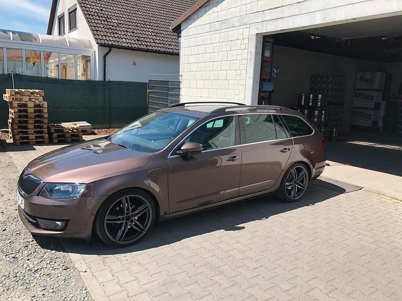 Braun Gebraucht 2014 Skoda Octavia Kombi | 7.900 € (Guter Preis) - Bild 1/4