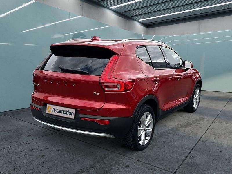 Gebraucht Volvo XC40 Core 163 PS (119 kW) 2024 Rot SUV