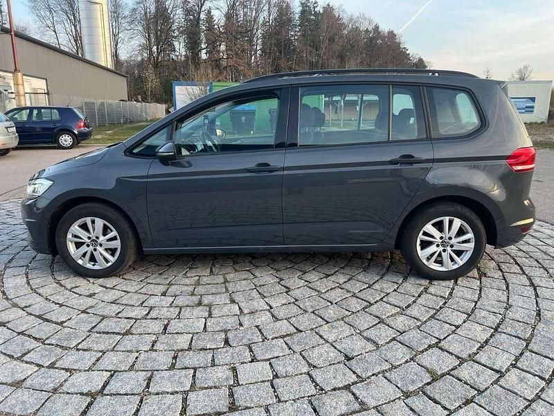 Gebraucht VW Touran 150 PS (110 kW) 2022 Delfingrau metallic Van / Kleinbus