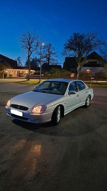 Gebraucht Hyundai Sonata GLS 136 PS (100 kW) 2000 Silber Limousine