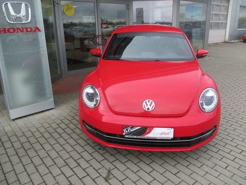Gebraucht VW Beetle Design 105 PS (77 kW) 2012 Rot Kleinwagen