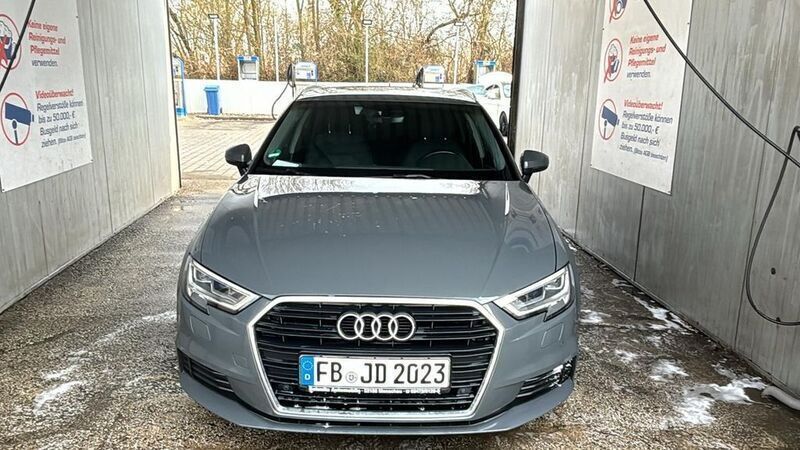 Grau Gebraucht 2016 Audi A3 Sportback Limousine | 14.150 € (Guter Preis) - Bild 1/4