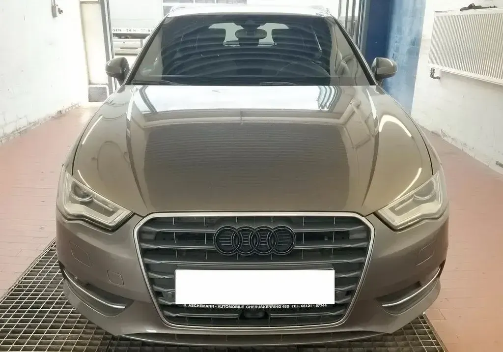 Używany Audi A3 Comfort 179 KM (131 kW) 2013 Szary Sedan/Limuzyna