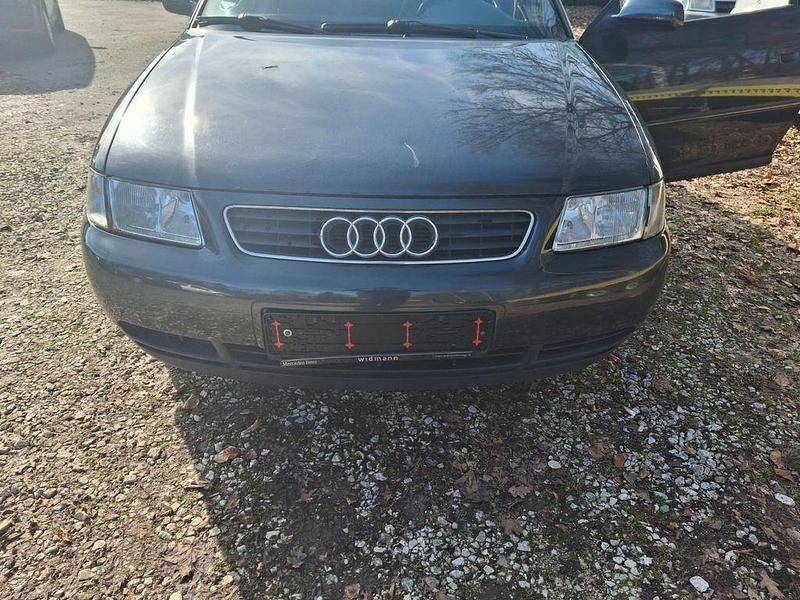 Gebraucht Audi A3 101 PS (74 kW) 1997 Schwarz Kleinwagen