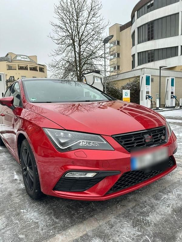 Gebraucht Seat Leon FR 150 PS (110 kW) 2017 Rot Limousine