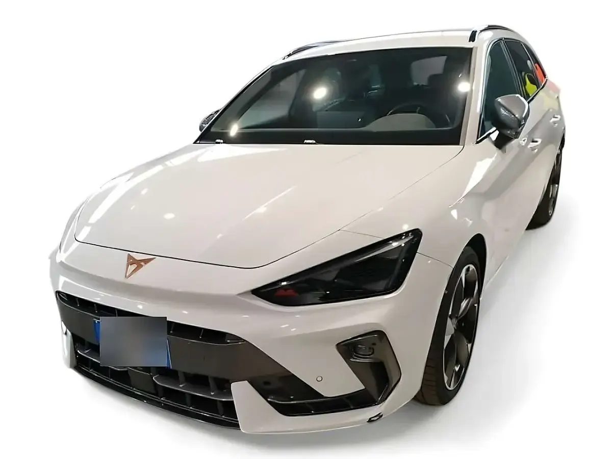 Usata Cupra Leon 150 CV (110 kW) 2025 Bianco Station wagon