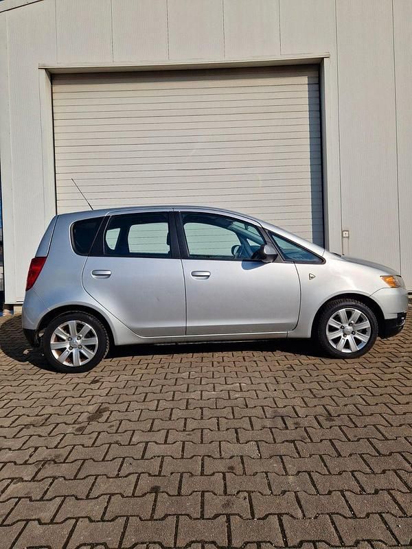 Gebraucht Mitsubishi Colt Invite 95 PS (69 kW) 2009 Silber Kleinwagen