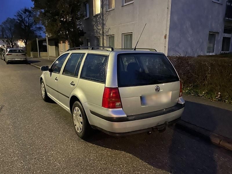 Usado VW Golf IV 110 HP (80 kW) 2002 Prateado Carrinha