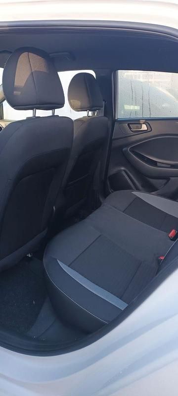 Gebraucht Hyundai i20 YES! 84 PS (61 kW) 2017 Weiß Kleinwagen