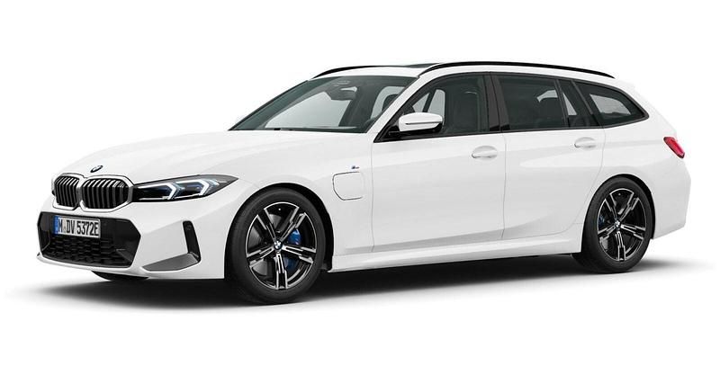 Weiß Gebraucht 2025 BMW 330e Comfort Edition Kombi | 52.721 € (Teuer) - Bild 1/4