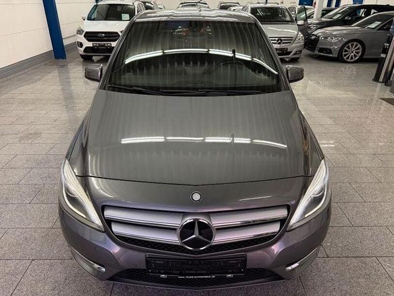 Gebraucht Mercedes B180 109 PS (80 kW) 2013 Grau Van / Kleinbus
