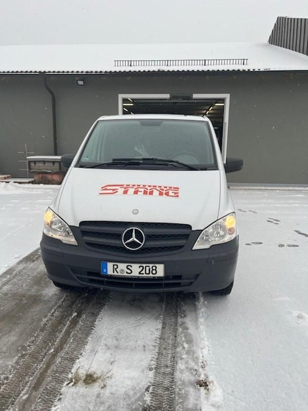 Weiß Gebraucht 2012 Mercedes Vito Van | 9.300 € - Bild 1/4