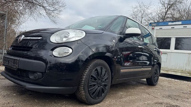 Schwarz Gebraucht 2014 Fiat 500L Pop Star Van / Kleinbus | 4.490 € (Fairer Preis) - Bild 1/4