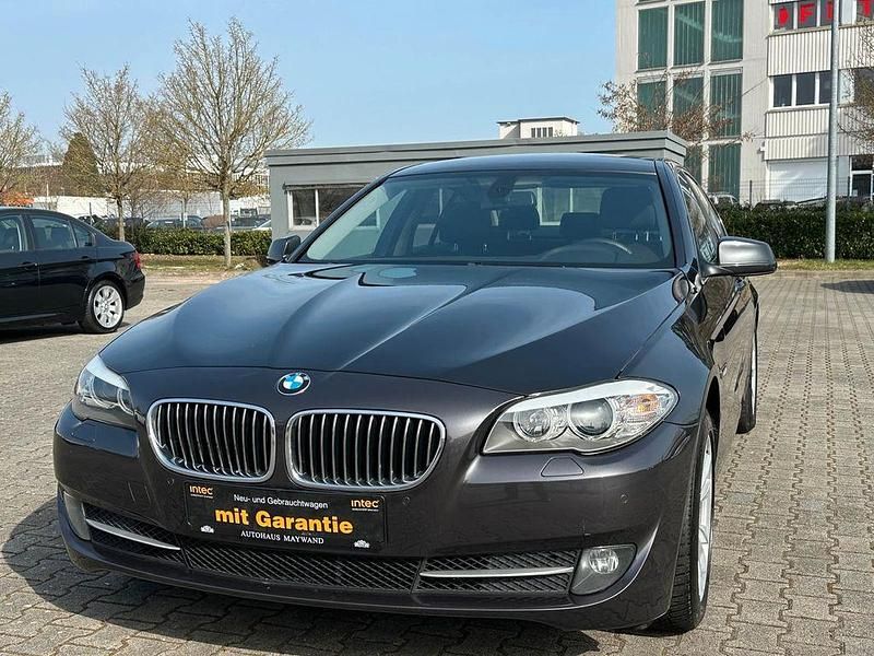 Gebraucht BMW 520 184 PS (135 kW) 2012 Grau Limousine