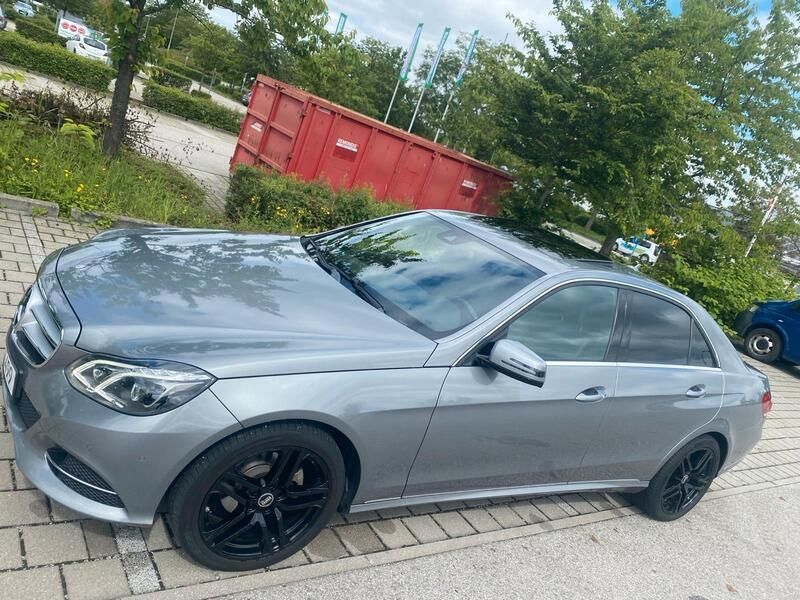 Grau Gebraucht 2014 Mercedes E220 Avantgarde Limousine | 15.500 € (Fairer Preis) - Bild 1/4