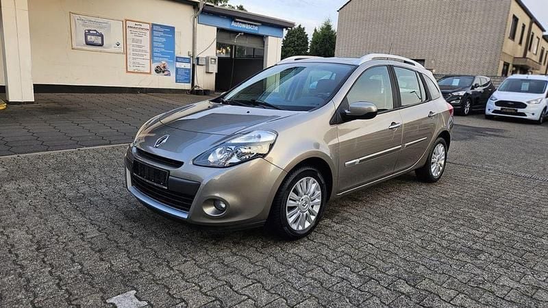 Braun Gebraucht 2009 Renault Clio II Dynamique Limousine | 3.850 € (Fairer Preis) - Bild 1/4
